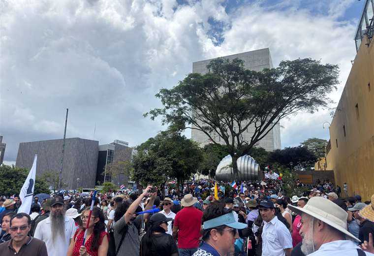 Gran Marcha por la educación en Plaza de la Democracia
