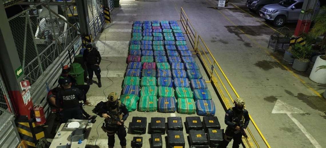 Decomisan más de 2,5 toneladas de drogas en el Pacífico Sur