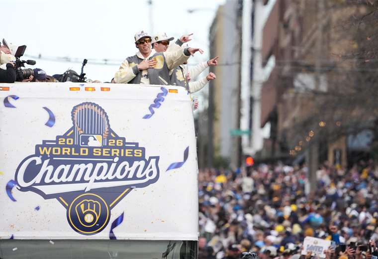 Brewers celebrate first World Series title with massive Milwaukee parade