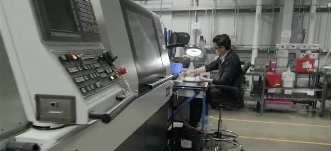 ¿Está en riesgo su trabajo? 4 de cada 10 empleadores prevén recortes por IA