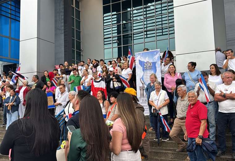 Plantón también se sintió fuera de San José