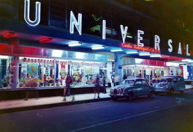 Tiendas Universal