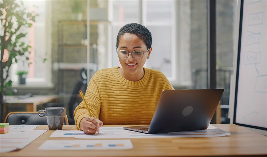 Nueva línea de moda ayuda a mujeres emprendedoras