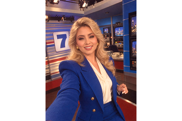 Fiebre de los 80 llega a Teletica: así se verían los periodistas