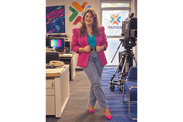 Fiebre de los 80 llega a Teletica: así se verían los periodistas