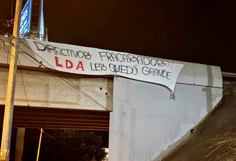 Mantas contra la directiva de la Liga